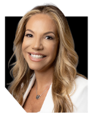 Portrait Headshot of Thais